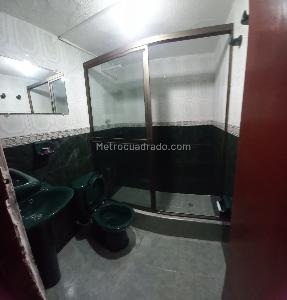 Casa de 5 alcobas en venta en Ciudad Kennedy Central, Bogotá, 240 m² · foto 18 de 20
