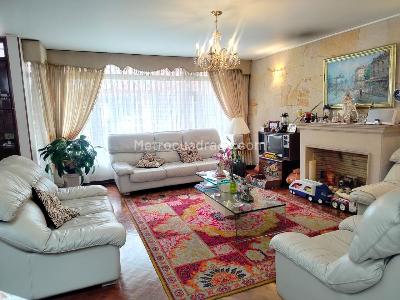 Casa de 5 alcobas en venta en Usaquen Santa Bibiana, Bogotá, 612 m² · foto 2 de 20
