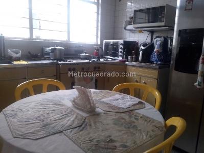 Casa de 4 alcobas en venta en San Felipe, Bogotá, 214 m² · foto 3 de 20