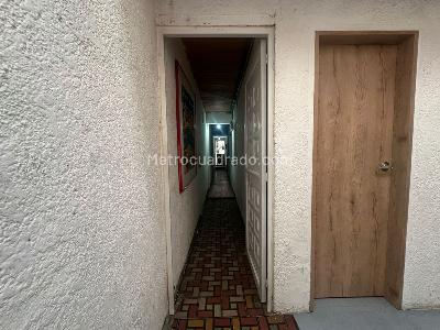 Casa en venta en Las Ferias, Bogotá · foto 3 de 17