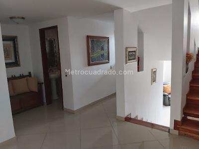 Casa de 4 alcobas en venta en Cerros De Niza, Bogotá, 350 m² · foto 10 de 19