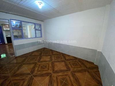 Casa de 5 alcobas en venta en El Carmen, Bogotá, 223 m² · foto 2 de 20
