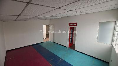 Casa de 5 alcobas en venta en Engativa Villa Luz, Bogotá, 600 m² · foto 10 de 15