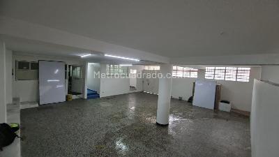 Casa de 5 alcobas en venta en Engativa Villa Luz, Bogotá, 600 m² · foto 3 de 15