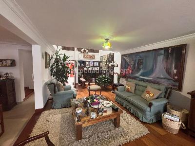 Casa en venta en San Jose De Bavaria, Bogotá · foto 4 de 24