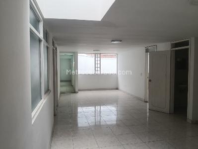 Casa de 5 alcobas en arriendo en Kennedy Techo, Bogotá, 378 m² · foto 4 de 20