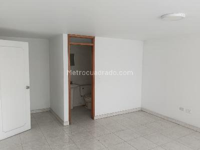 Casa de 5 alcobas en arriendo en Kennedy Techo, Bogotá, 378 m² · foto 6 de 20