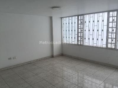 Casa de 5 alcobas en arriendo en Kennedy Techo, Bogotá, 378 m² · foto 8 de 20