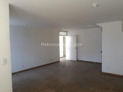 Casa de 5 alcobas en arriendo en Kennedy Techo, Bogotá, 378 m² · foto 10 de 20