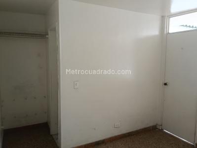 Casa de 5 alcobas en arriendo en Kennedy Techo, Bogotá, 378 m² · foto 13 de 20