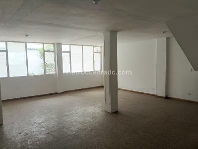 Casa de 5 alcobas en arriendo en Kennedy Techo, Bogotá, 378 m² · foto 19 de 20