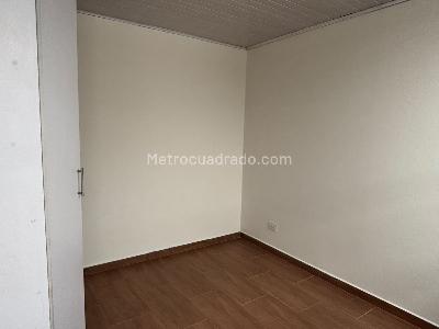 Casa en venta en Engativa San Antonio, Bogotá · foto 2 de 16