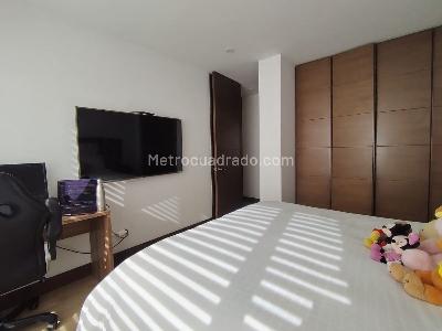 Apartamento de 2 alcobas en venta en Usaquen Santa Barbara Oriental, Bogotá, 76 m² · foto 12 de 20