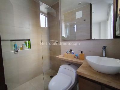 Apartamento de 2 alcobas en venta en Usaquen Santa Barbara Oriental, Bogotá, 76 m² · foto 18 de 20