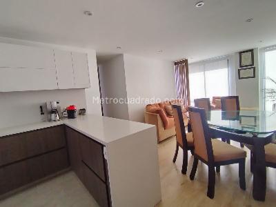 Apartamento de 2 alcobas en venta en Usaquen Santa Barbara Oriental, Bogotá, 76 m² · foto 2 de 20
