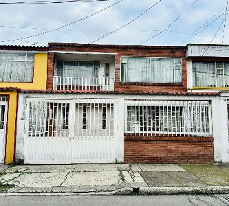Casa de 4 alcobas en venta en Engativa Bonanza, Bogotá, 156 m² · foto 2 de 20