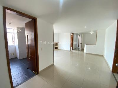 Apartamento de 3 alcobas en arriendo en Usaquen Cedritos, Bogotá, 94 m² · foto 4 de 18