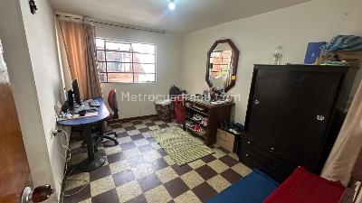 Casa de 5 alcobas en venta en Engativa San Joaquin, Bogotá, 334 m² · foto 12 de 20