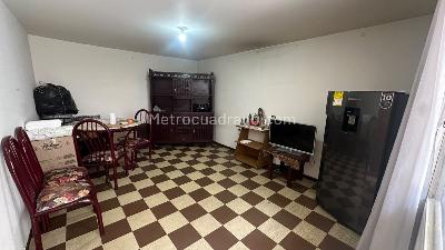 Casa de 5 alcobas en venta en Engativa San Joaquin, Bogotá, 334 m² · foto 15 de 20