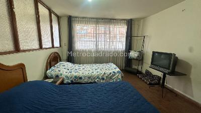 Casa de 5 alcobas en venta en Engativa San Joaquin, Bogotá, 334 m² · foto 16 de 20