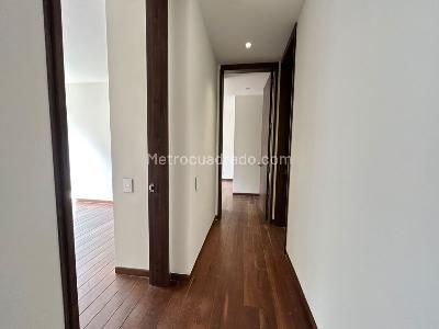 Apartamento de 3 alcobas en arriendo en Chapinero Altos Del Virrey, Bogotá, 137 m² · foto 12 de 20