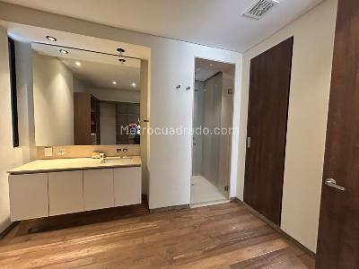 Apartamento de 3 alcobas en arriendo en Chapinero Altos Del Virrey, Bogotá, 137 m² · foto 14 de 20