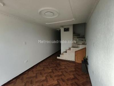 Casa de 3 alcobas en venta en Engativa Villas Del Dorado, Bogotá, 117 m² · foto 2 de 19