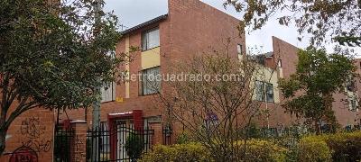 Casa de 4 alcobas en venta en Suba La Fontana, Bogotá, 70 m² · foto 2 de 13