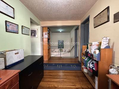 Casa de 5 alcobas en venta en Barrios Unidos Jose Joaquin Vargas, Bogotá, 196 m² · foto 12 de 20