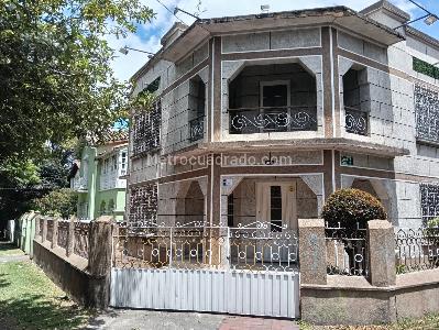 Casa de 5 alcobas en arriendo en Teusaquillo La Magdalena, Bogotá, 372 m² · foto 1 de 20