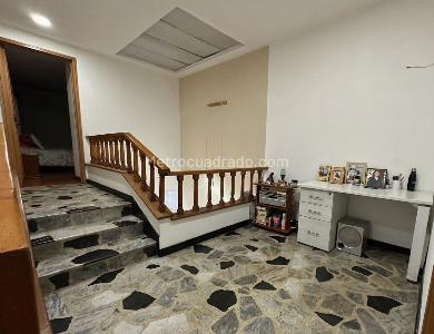 Casa de 5 alcobas en venta en Engativa Normandia, Bogotá, 188 m² · foto 13 de 20