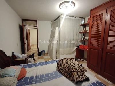 Casa de 5 alcobas en venta en Kennedy Castilla, Bogotá, 214 m² · foto 10 de 20