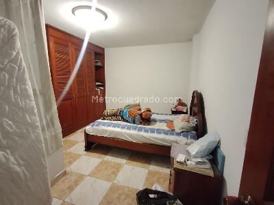 Casa de 5 alcobas en venta en Kennedy Castilla, Bogotá, 214 m² · foto 11 de 20