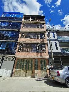 Casa de 5 alcobas en venta en Kennedy Castilla, Bogotá, 214 m² · foto 1 de 20