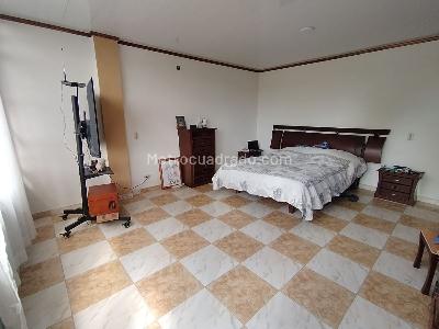 Casa de 5 alcobas en venta en Kennedy Castilla, Bogotá, 214 m² · foto 3 de 20