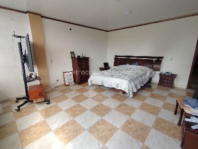 Casa de 5 alcobas en venta en Kennedy Castilla, Bogotá, 214 m² · foto 4 de 20