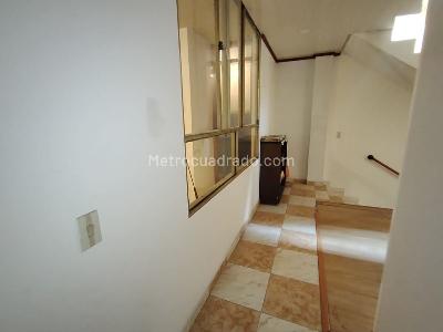 Casa de 5 alcobas en venta en Kennedy Castilla, Bogotá, 214 m² · foto 6 de 20