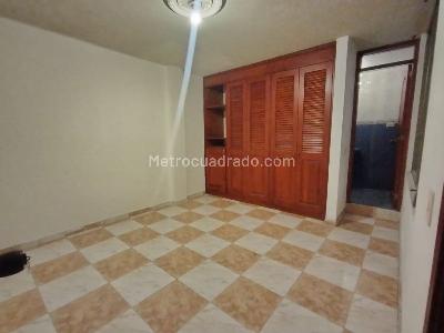 Casa de 5 alcobas en venta en Kennedy Castilla, Bogotá, 214 m² · foto 7 de 20