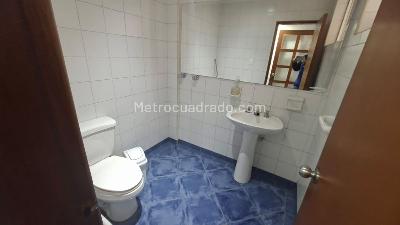 Casa de 5 alcobas en arriendo en Engativa La Española, Bogotá, 350 m² · foto 11 de 20