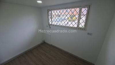 Casa de 5 alcobas en arriendo en Engativa La Española, Bogotá, 350 m² · foto 14 de 20