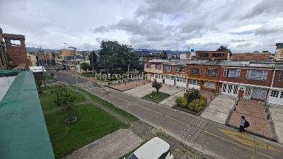 Casa de 5 alcobas en arriendo en Engativa La Española, Bogotá, 350 m² · foto 18 de 20