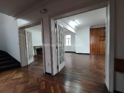 Casa de 5 alcobas en venta en Teusaquillo La Magdalena, Bogotá, 828 m² · foto 5 de 20