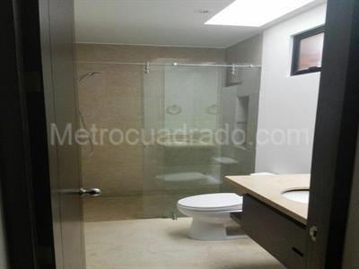 Casa de 4 alcobas en venta en San Jose De Bavaria, Bogotá, 830 m² · foto 19 de 20