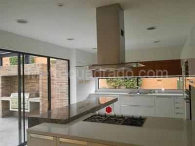 Casa de 4 alcobas en venta en San Jose De Bavaria, Bogotá, 830 m² · foto 10 de 20