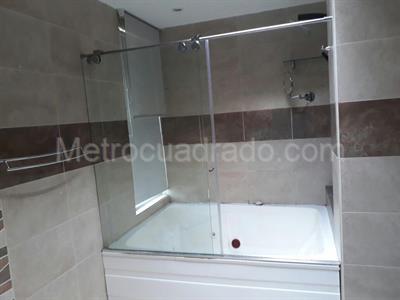 Casa de 5 alcobas en venta en San Jose De Bavaria, Bogotá, 630 m² · foto 15 de 17