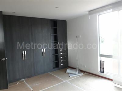 Casa de 5 alcobas en venta en San Jose De Bavaria, Bogotá, 630 m² · foto 12 de 17
