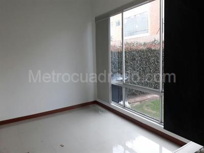Casa de 5 alcobas en venta en San Jose De Bavaria, Bogotá, 630 m² · foto 14 de 17