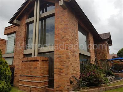 Casa de 5 alcobas en venta en San Jose De Bavaria, Bogotá, 830 m² · foto 1 de 20
