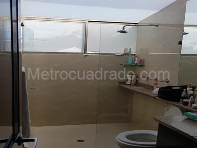Casa de 5 alcobas en arriendo en San Jose De Bavaria, Bogotá · foto 18 de 20