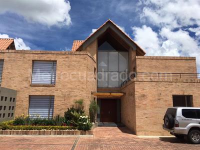 Casa de 5 alcobas en venta en San Jose De Bavaria, Bogotá, 520 m² · foto 2 de 20